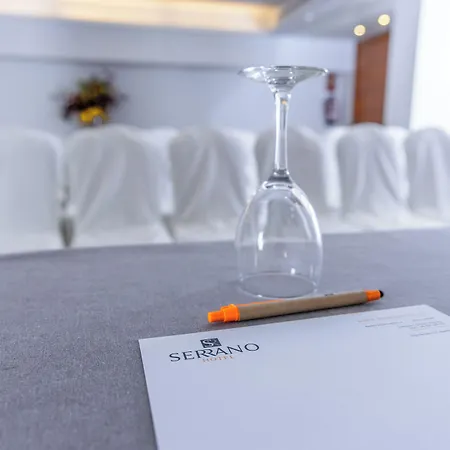 Hotel Serrano
