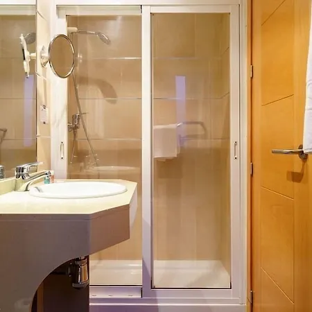 Serrano Hotel 2*
