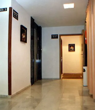 Hotel Serrano 2*