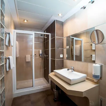 Hotel Serrano 2*