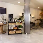 Otel Serrano 2*