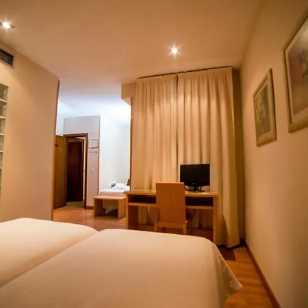 Hotel Serrano